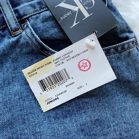 NWT Calvin Klein Vintage Denim Shorts - Picture 9 of 11